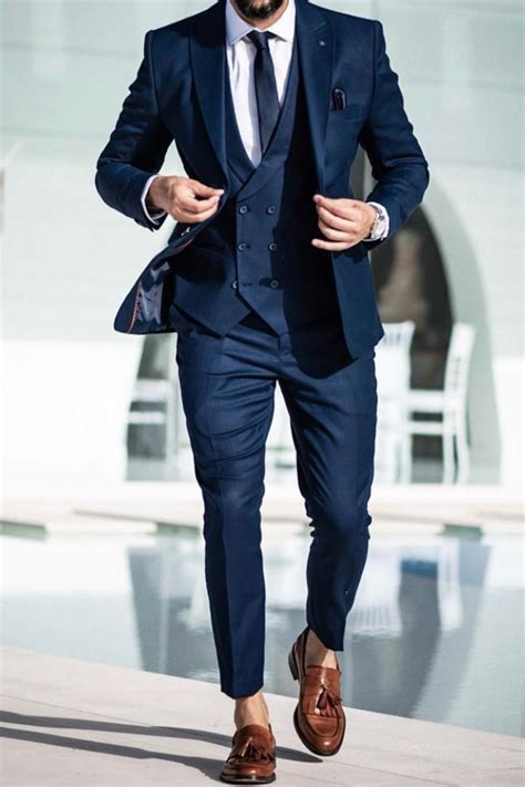 men's navy blue wedding suit.